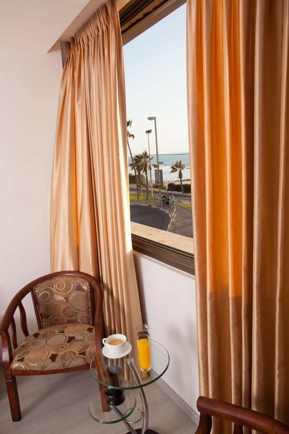Elis Boutique Hotel Bat Yam Exterior photo
